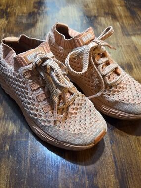 Nobull Women's Harvest Gold Diamond Knit Runners Comfort Shoes Sneakers Size 9